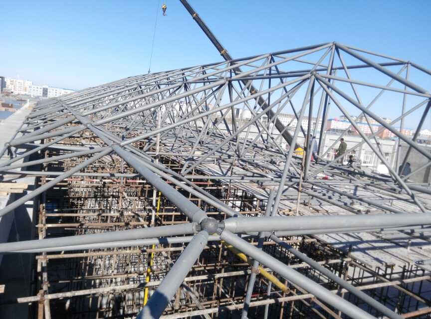 齐齐哈尔商贸城屋顶网架工程