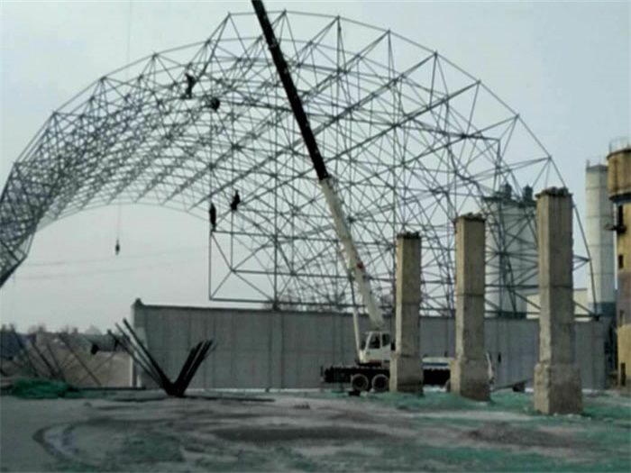 齐齐哈尔水泥厂桶翘网架工程